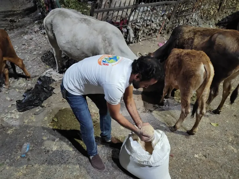 Anna Daan – daily meal distribution to marginalized communities